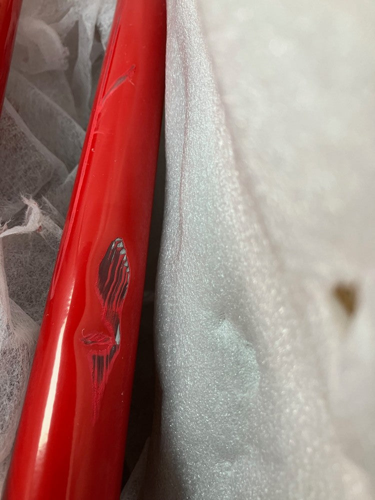 Speedmaster Pro Rot - Carbonfaser Optik Schwarz 2025 - Transportschaden